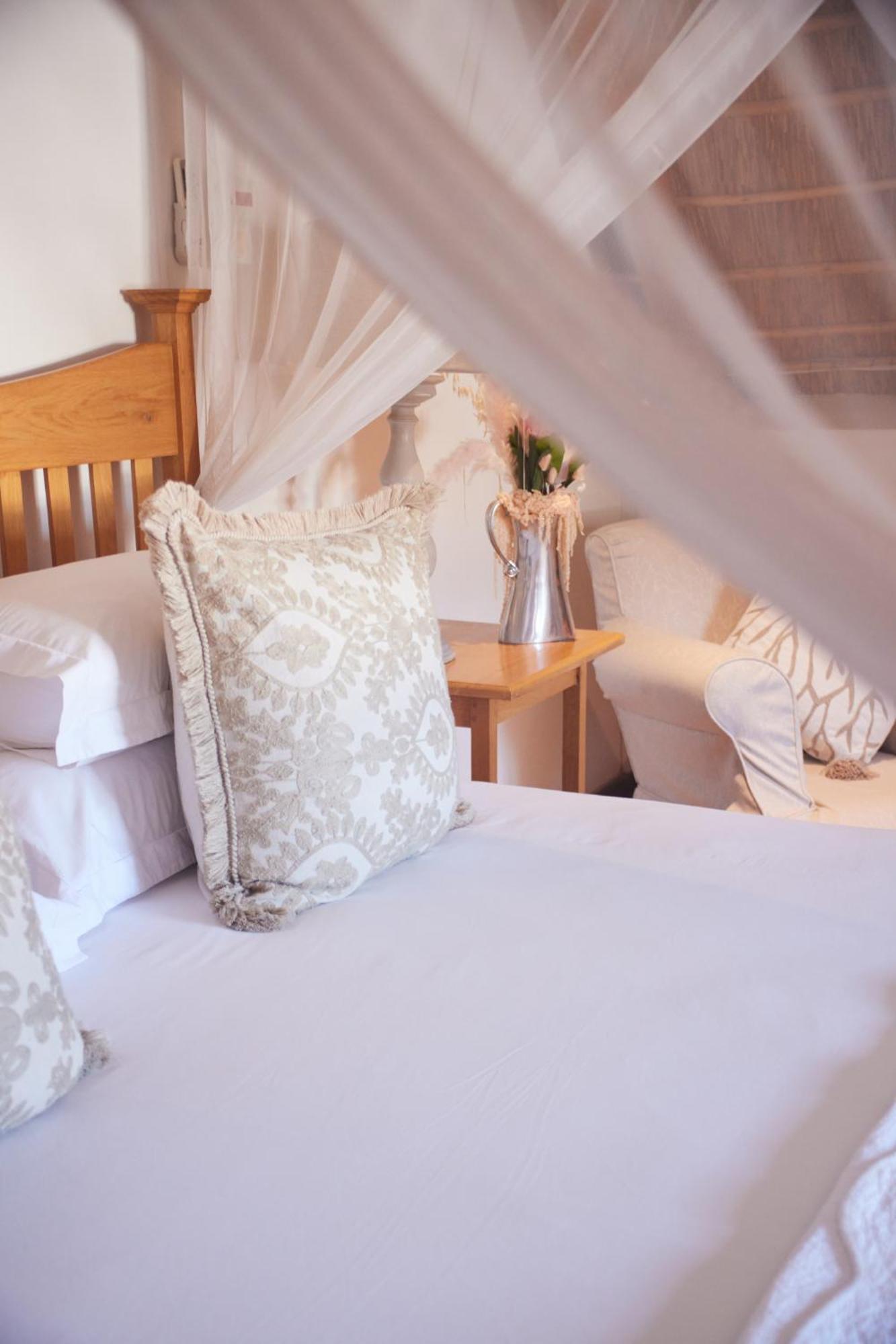Klein Waterval Riverside Lodge フランシュホーク エクステリア 写真
